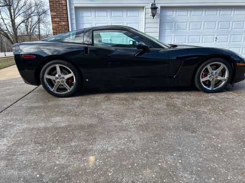 Used 2007 Chevrolet Corvette Coupe w/ Preferred Equipment Group image 4
