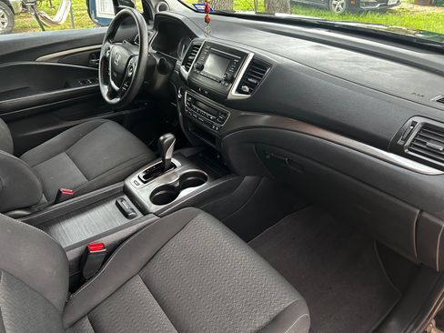 Used 2019 Honda Ridgeline Sport image 10