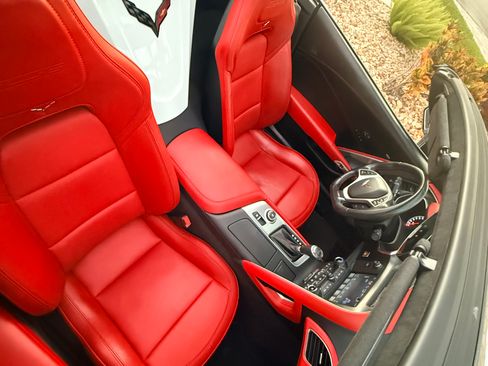 Used 2016 Chevrolet Corvette Z06 w/ 3LZ Preferred Equipment Group image 11