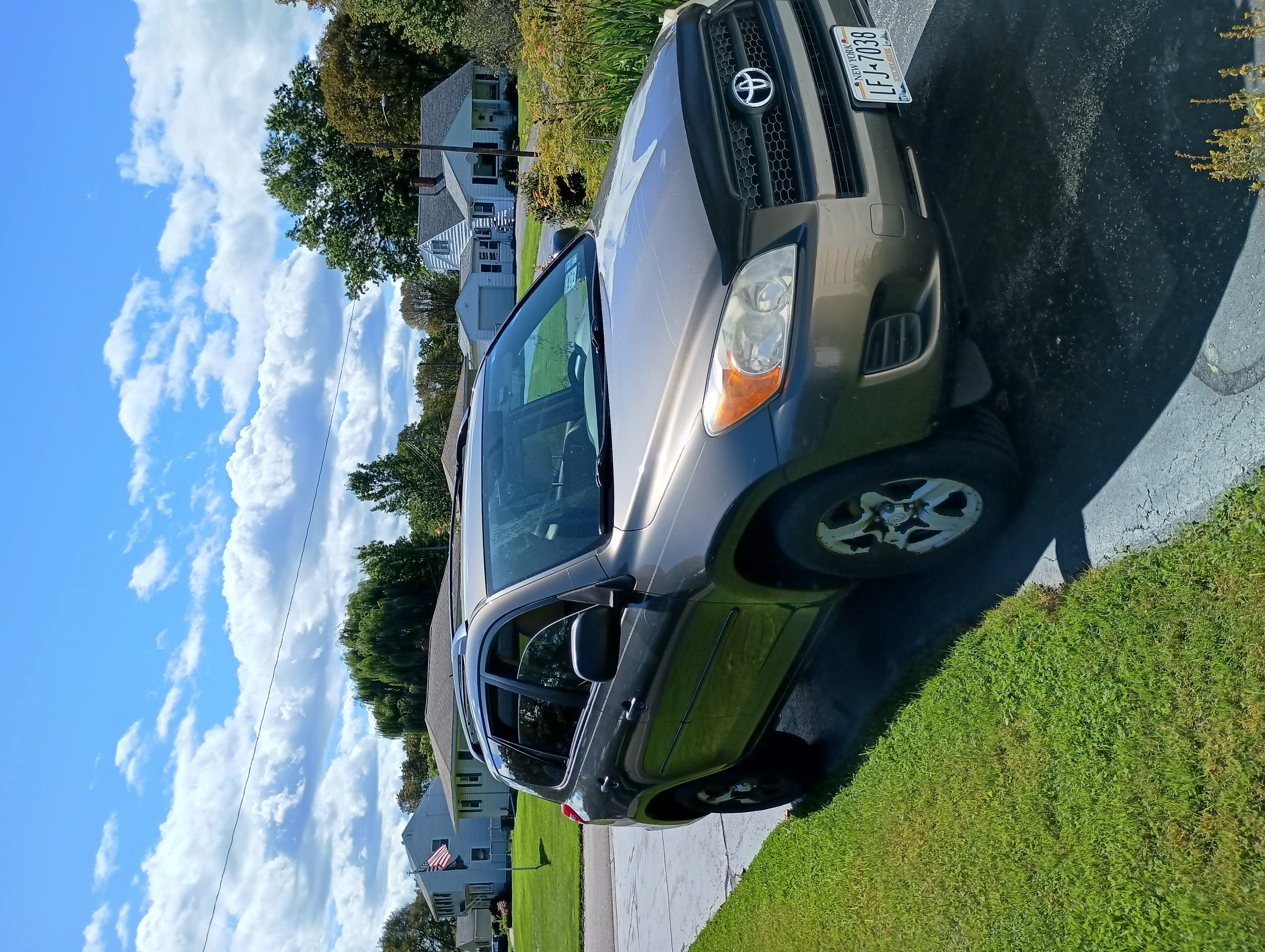 Used 2010 Toyota RAV4 4WD w/ Base L4 Extra Value Pkg image 2