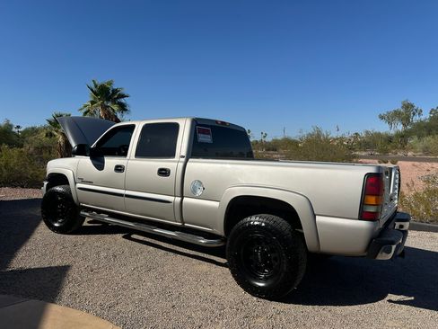 Used 2005 GMC Sierra 2500 SLT w/ Heavy-Duty Power Package AWD/4WD image 15