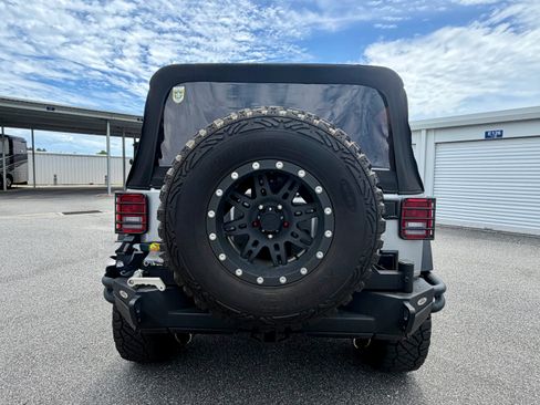 Used 2015 Jeep Wrangler Unlimited Sport w/ Quick Order Package 23S AWD/4WD image 12