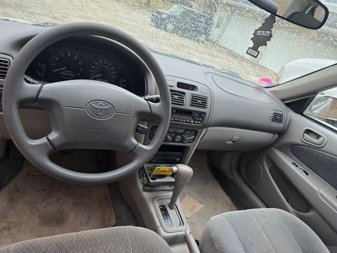 Used 2001 Toyota Corolla LE image 5