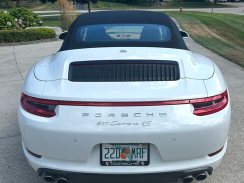 Used 2017 Porsche 911 Carrera 4S image 4