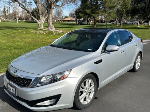 Used 2013 Kia Optima EX w/ Premium Pkg image 4