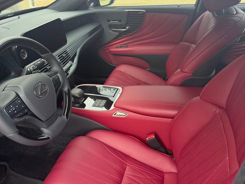 Used 2026 Lexus LS 500 AWD image 10