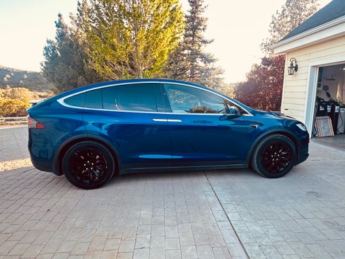 Used 2021 Tesla Model X Long Range image 1