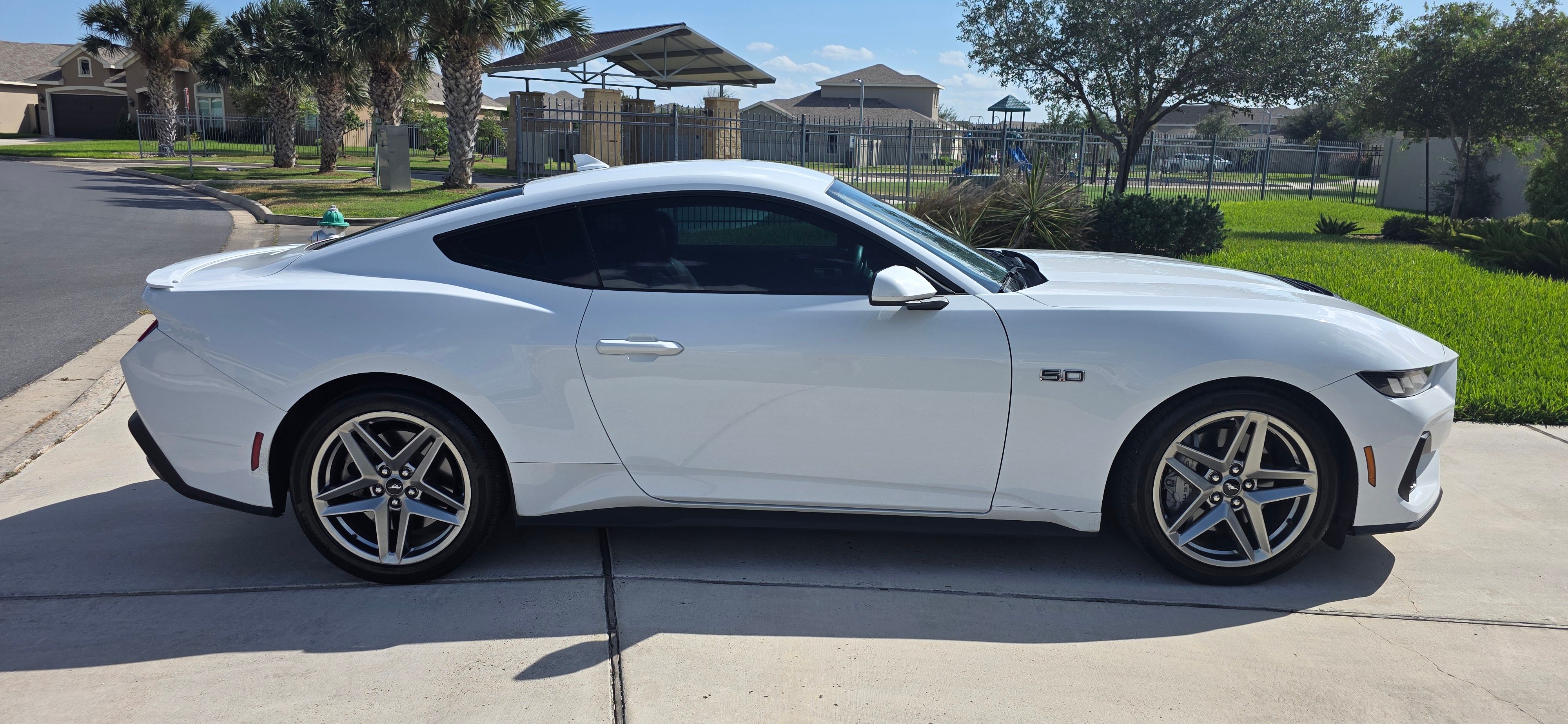 Used 2024 Ford Mustang GT Premium RWD image 4
