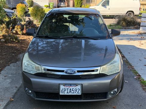 Used 2011 Ford Focus SE w/ 201A Rapid Spec Order Code image 2