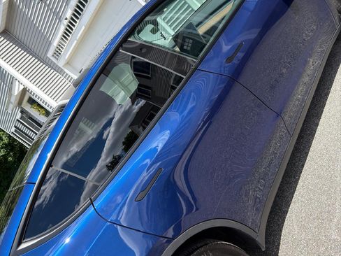 Used 2024 Tesla Model Y Long Range AWD/4WD image 12