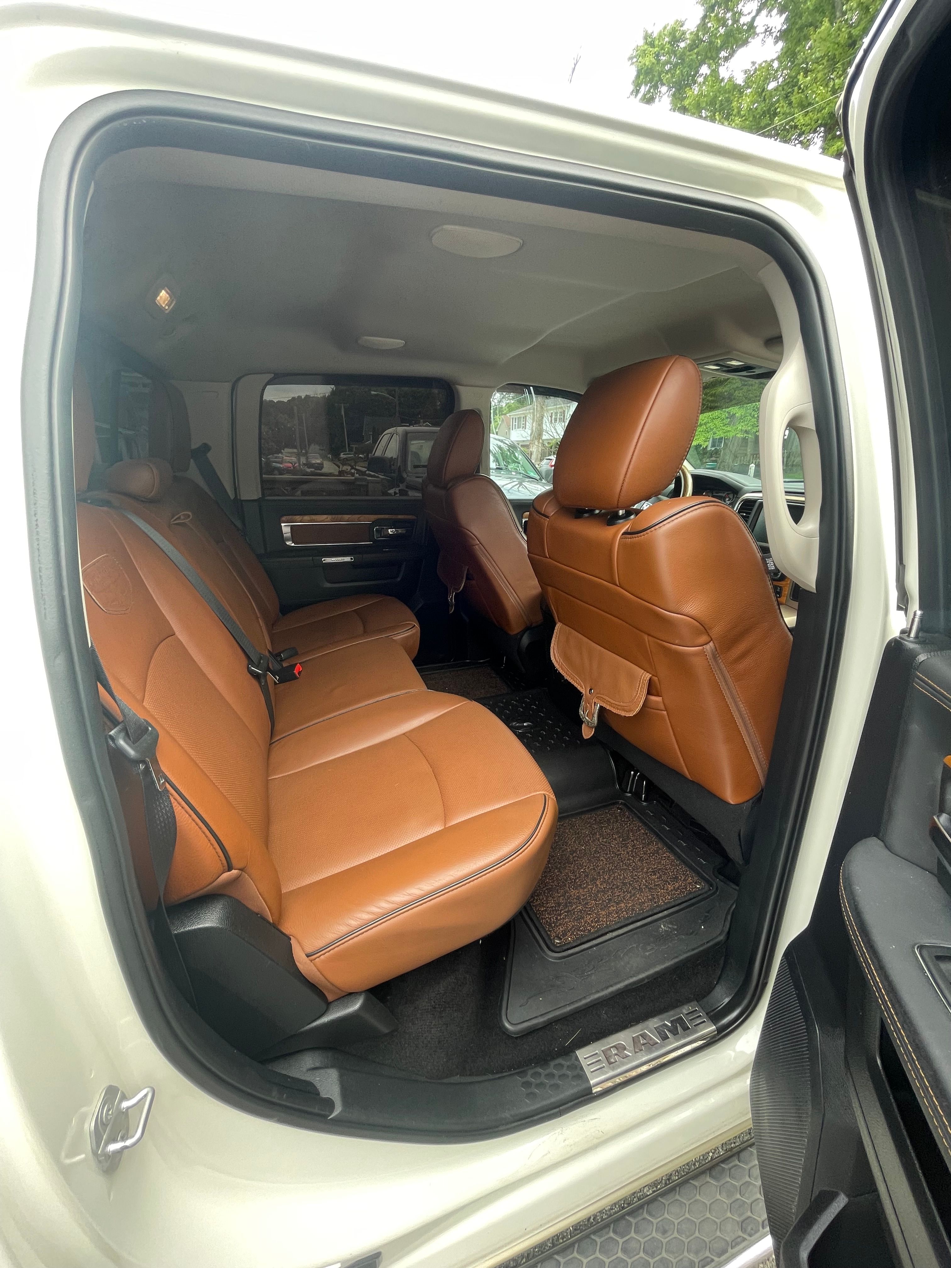 Used 2016 RAM 1500 Laramie Longhorn w/ Convenience Group AWD/4WD image 10