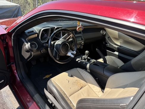 Used 2010 Chevrolet Camaro LT RWD image 5