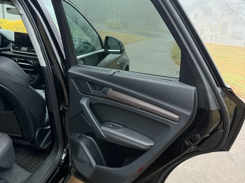 Used 2021 Audi Q5 e Premium Plus w/ Premium Plus Package image 11