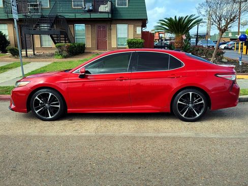 Used 2019 Toyota Camry XSE image 5