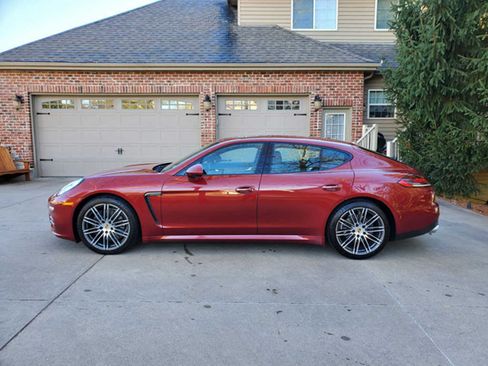 Used 2015 Porsche Panamera 4 image 17