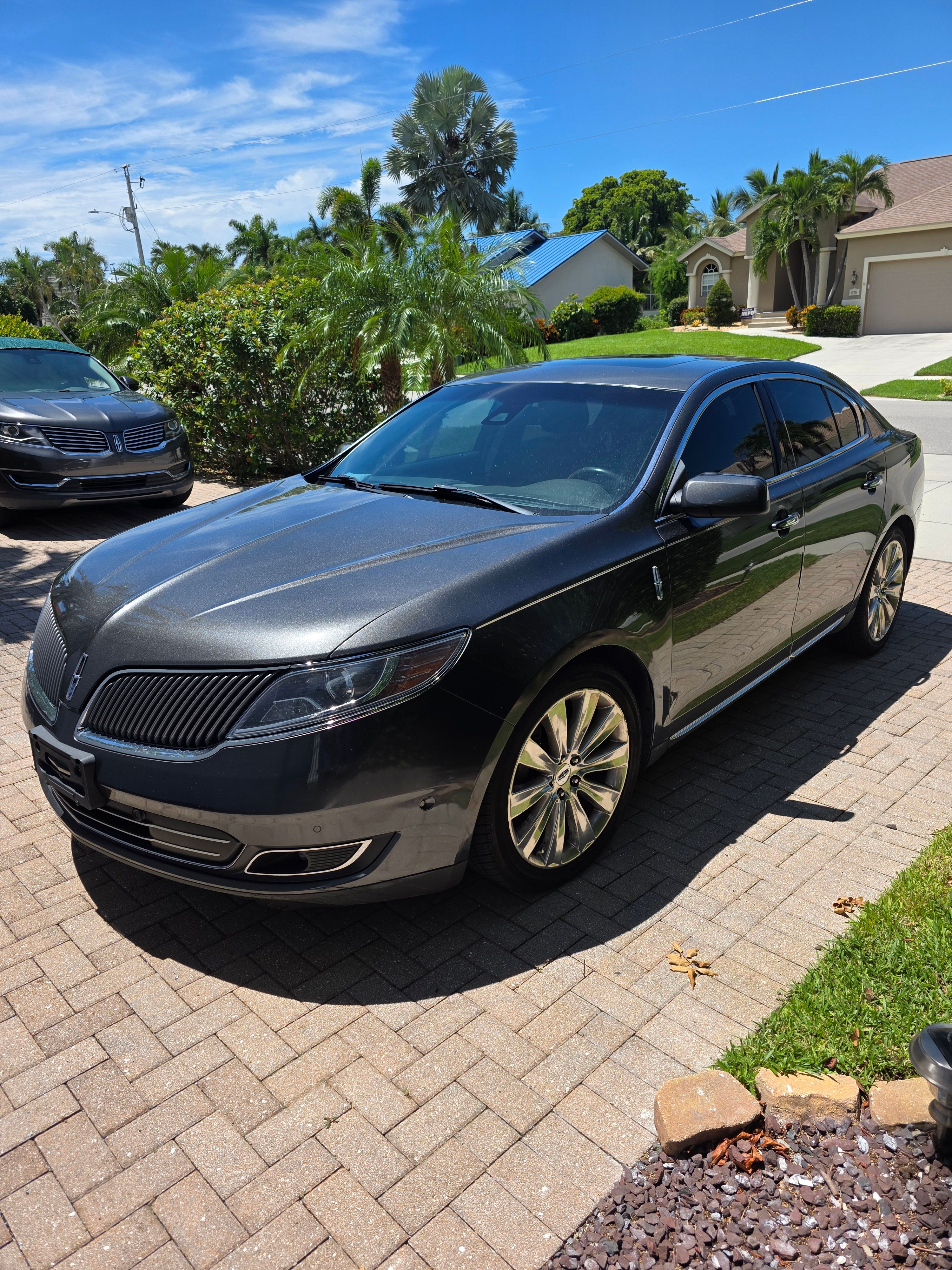 Used 2016 Lincoln MKS AWD w/ Equipment Group 201A image 4