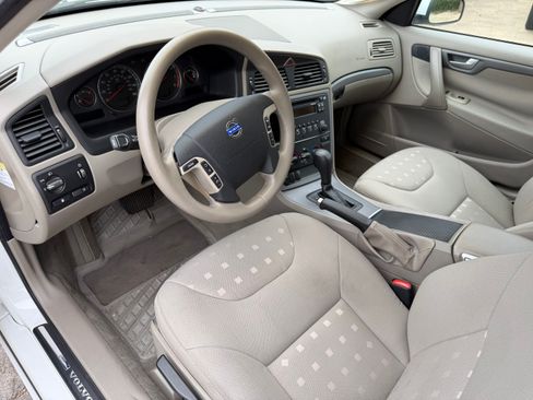 Used 2005 Volvo V70 2.4 image 11