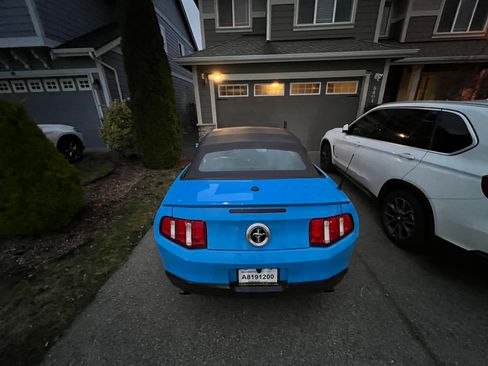 Used 2011 Ford Mustang Premium w/ 201A Rapid Spec Order Code image 8