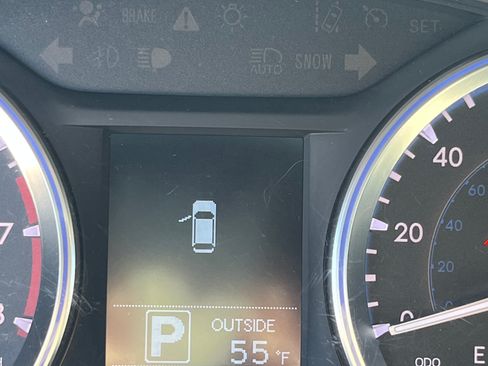 Used 2014 Toyota Highlander Plus image 9