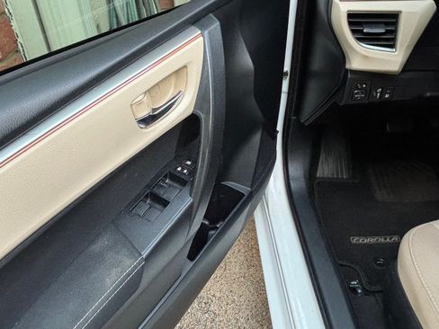 Used 2014 Toyota Corolla LE FWD image 19