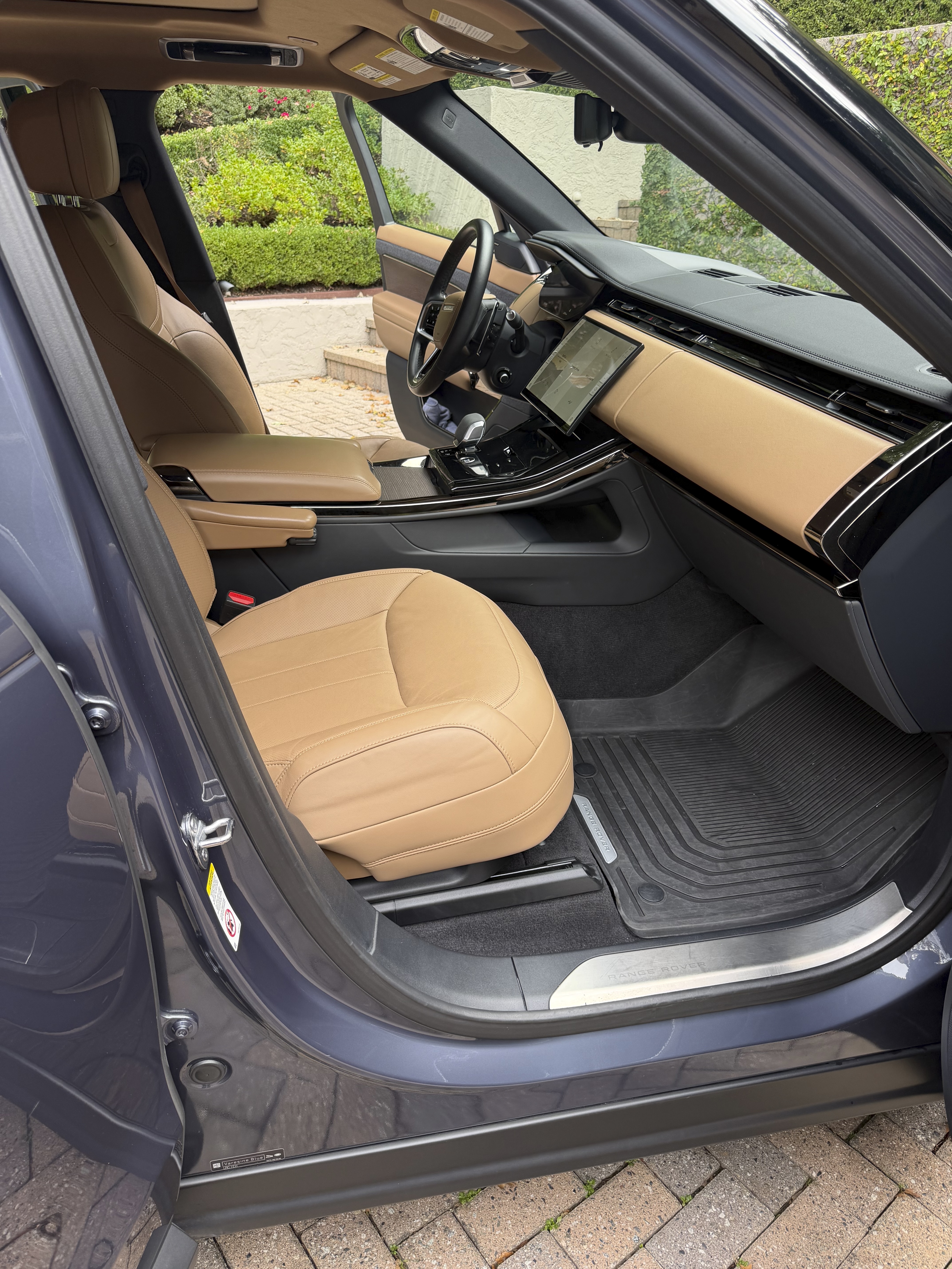 Used 2024 Land Rover Range Rover Sport SE AWD/4WD image 8