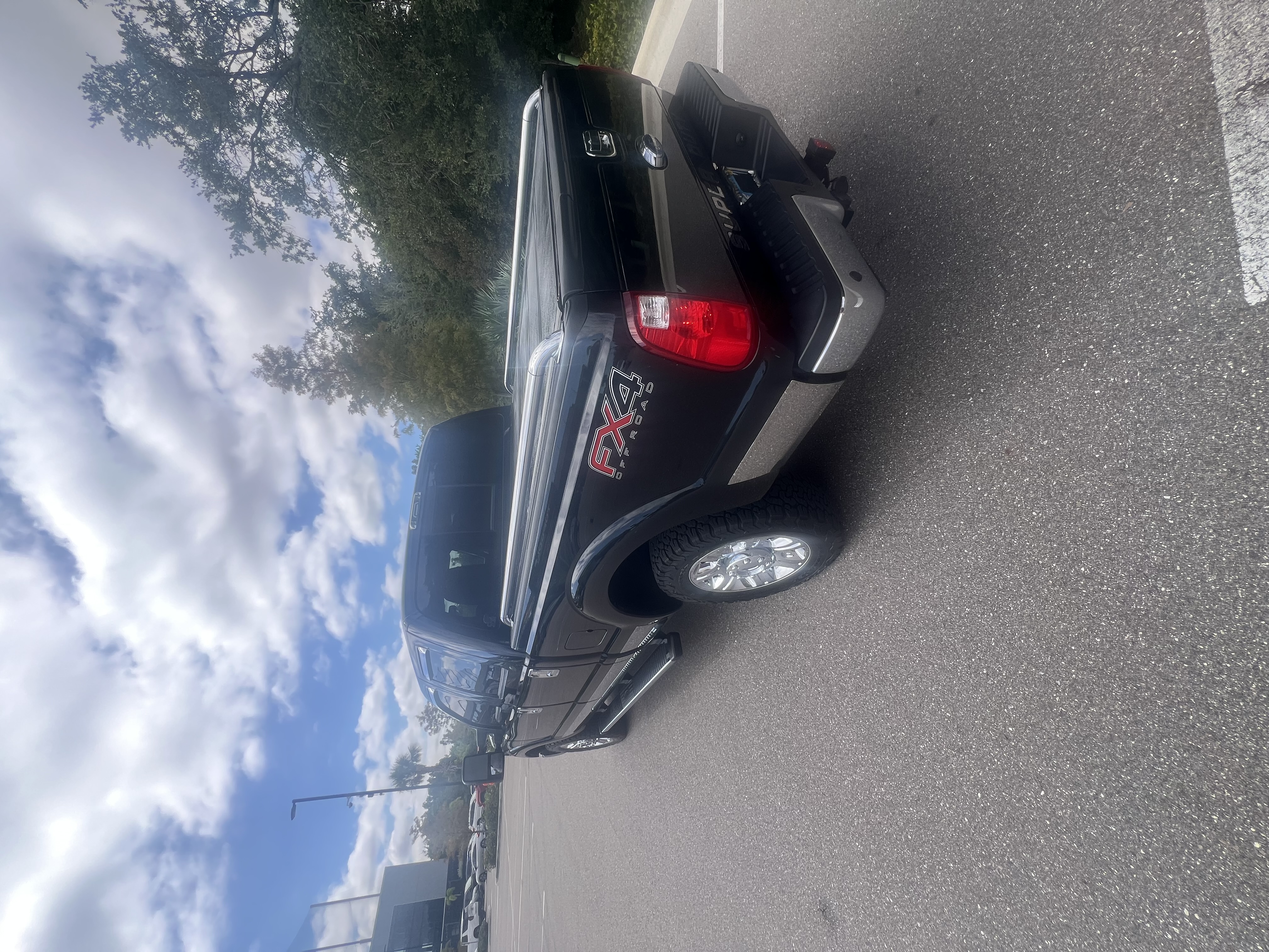 Used 2015 Ford F250 Lariat w/ Lariat Ultimate Package AWD/4WD image 12