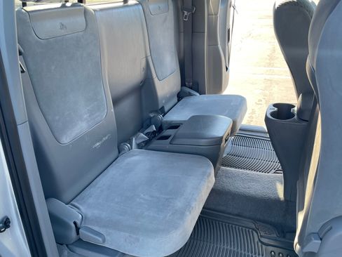 Used 2011 Toyota Tacoma 2WD Access Cab image 11