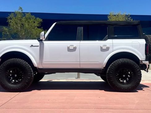 Used 2023 Ford Bronco Outer Banks AWD/4WD image 1
