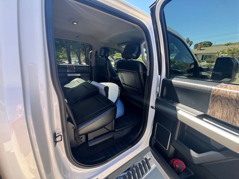 Used 2017 Ford F250 Lariat w/ Chrome Package AWD/4WD image 10