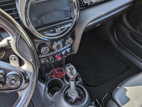 Used 2019 MINI Cooper S image 14