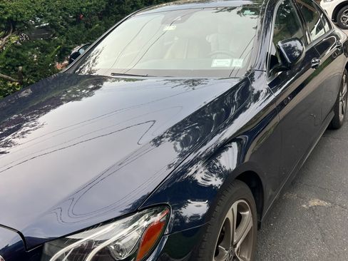 Used 2019 Mercedes-Benz E 300 4MATIC image 4