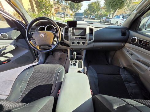 Used 2006 Toyota Tacoma PreRunner image 12