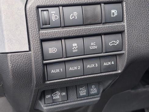 Used 2025 Toyota Tacoma 4x4 Double Cab Hybrid image 17