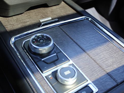 Used 2018 Ford Expedition Limited w/ Equipment Group 302A image 19