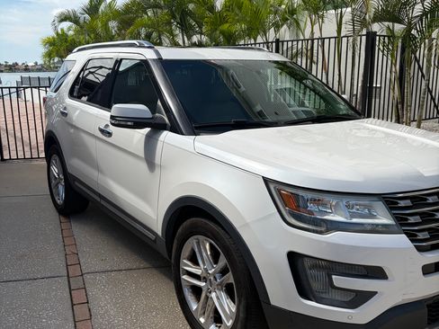 Used 2016 Ford Explorer Limited FWD image 10