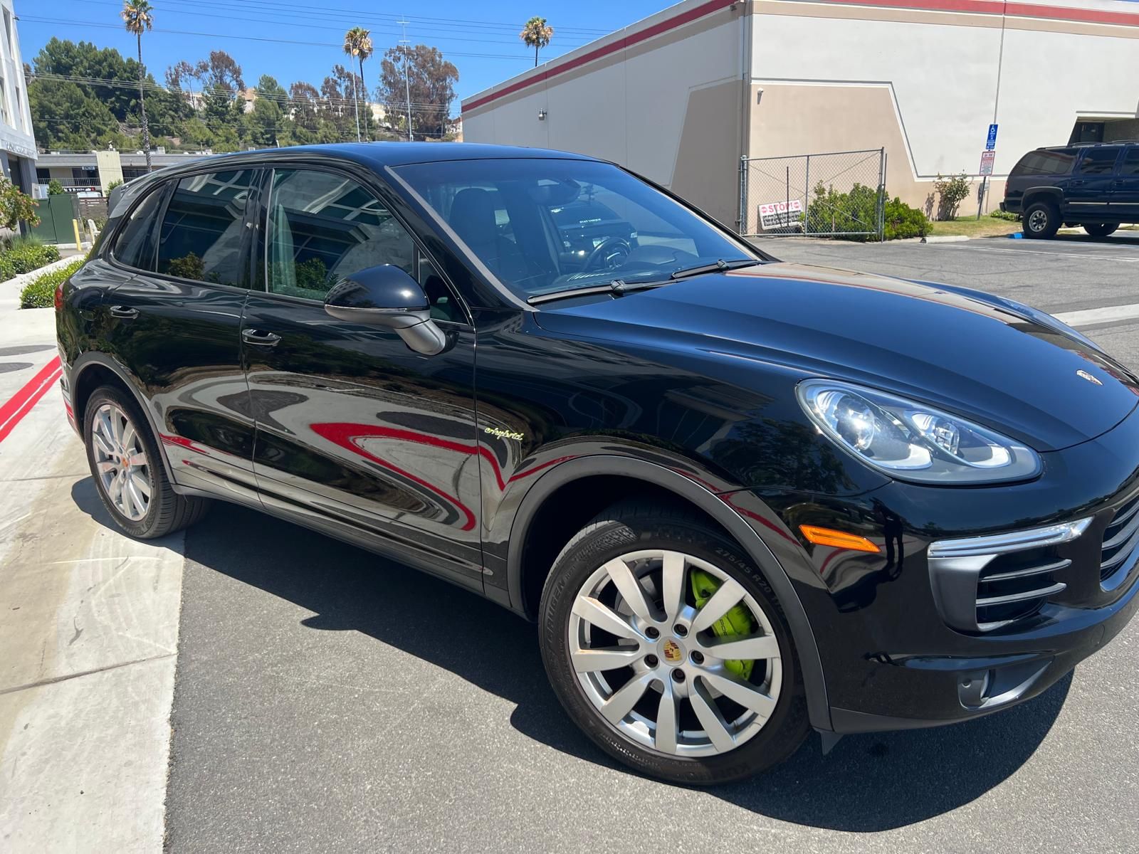 Used 2016 Porsche Cayenne S AWD/4WD image 1
