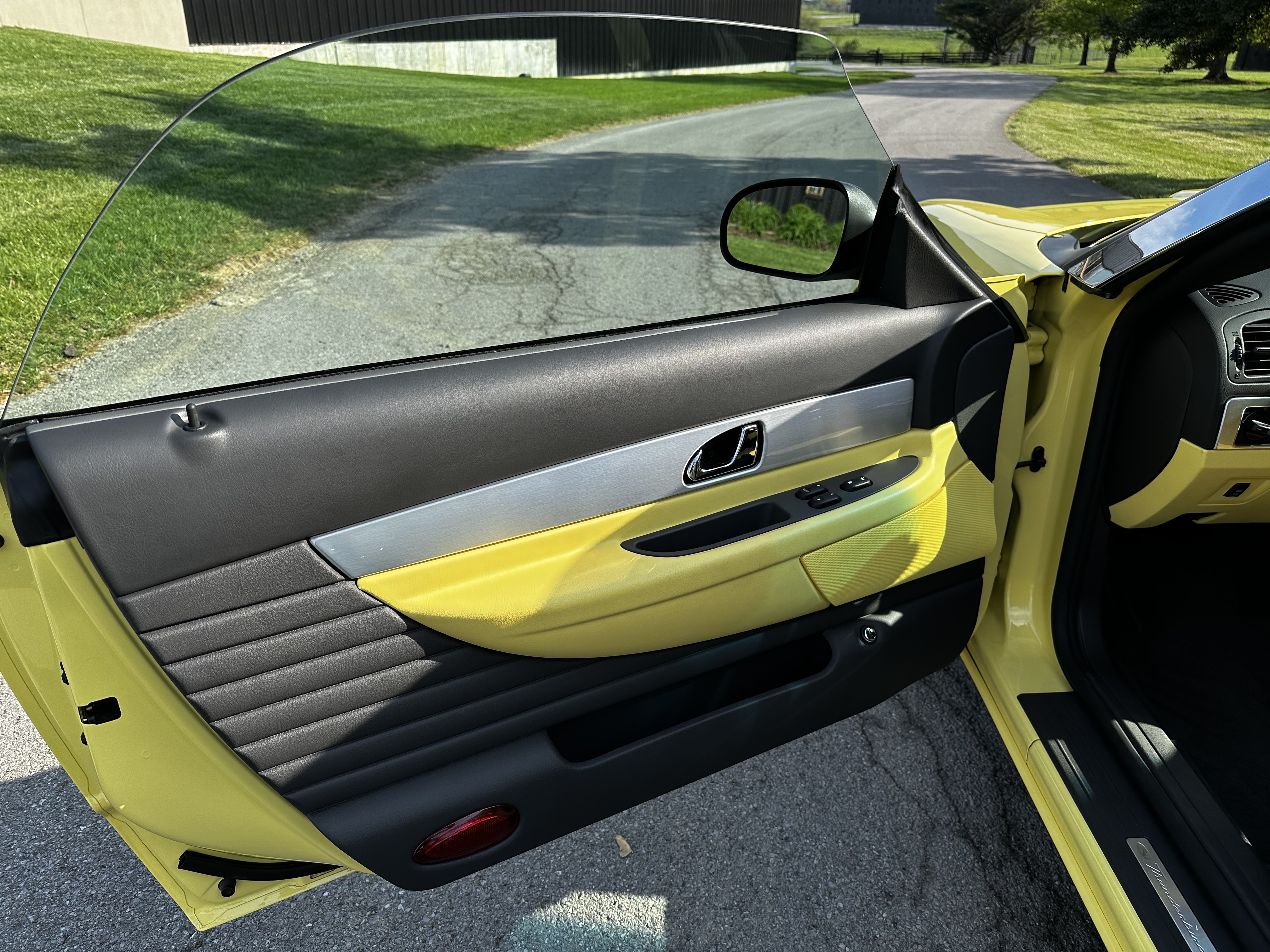 Used 2002 Ford Thunderbird RWD image 10