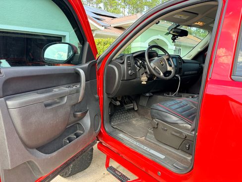 Used 2011 Chevrolet Silverado 1500 LT w/ All-Star Edition image 4