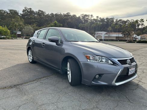 Used 2017 Lexus CT 200h w/ Seat Comfort Package image 8
