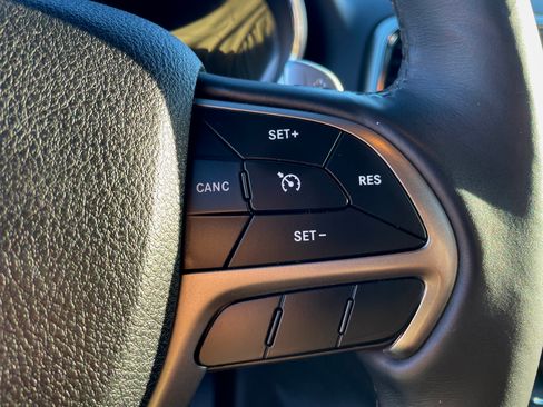 Used 2017 Jeep Grand Cherokee Altitude image 27