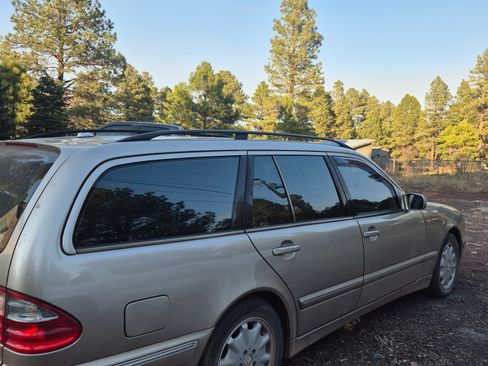 Used 2003 Mercedes-Benz E 320 Wagon image 2