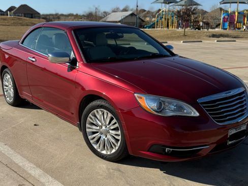 Used 2014 Chrysler 200 Limited image 9
