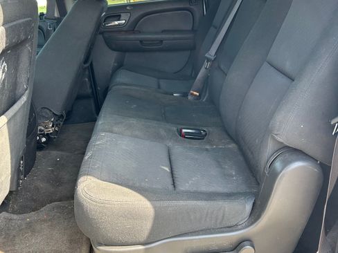 Used 2013 Chevrolet Suburban LS image 8
