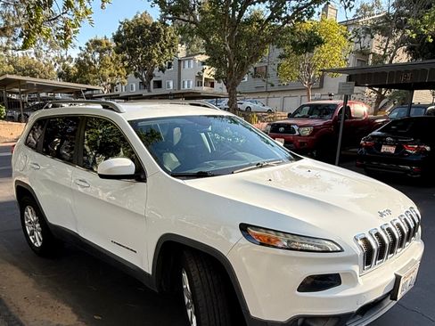 Used 2014 Jeep Cherokee Latitude image 1
