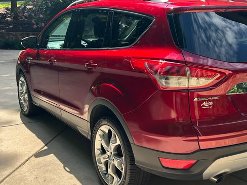 Used 2014 Ford Escape Titanium FWD image 4