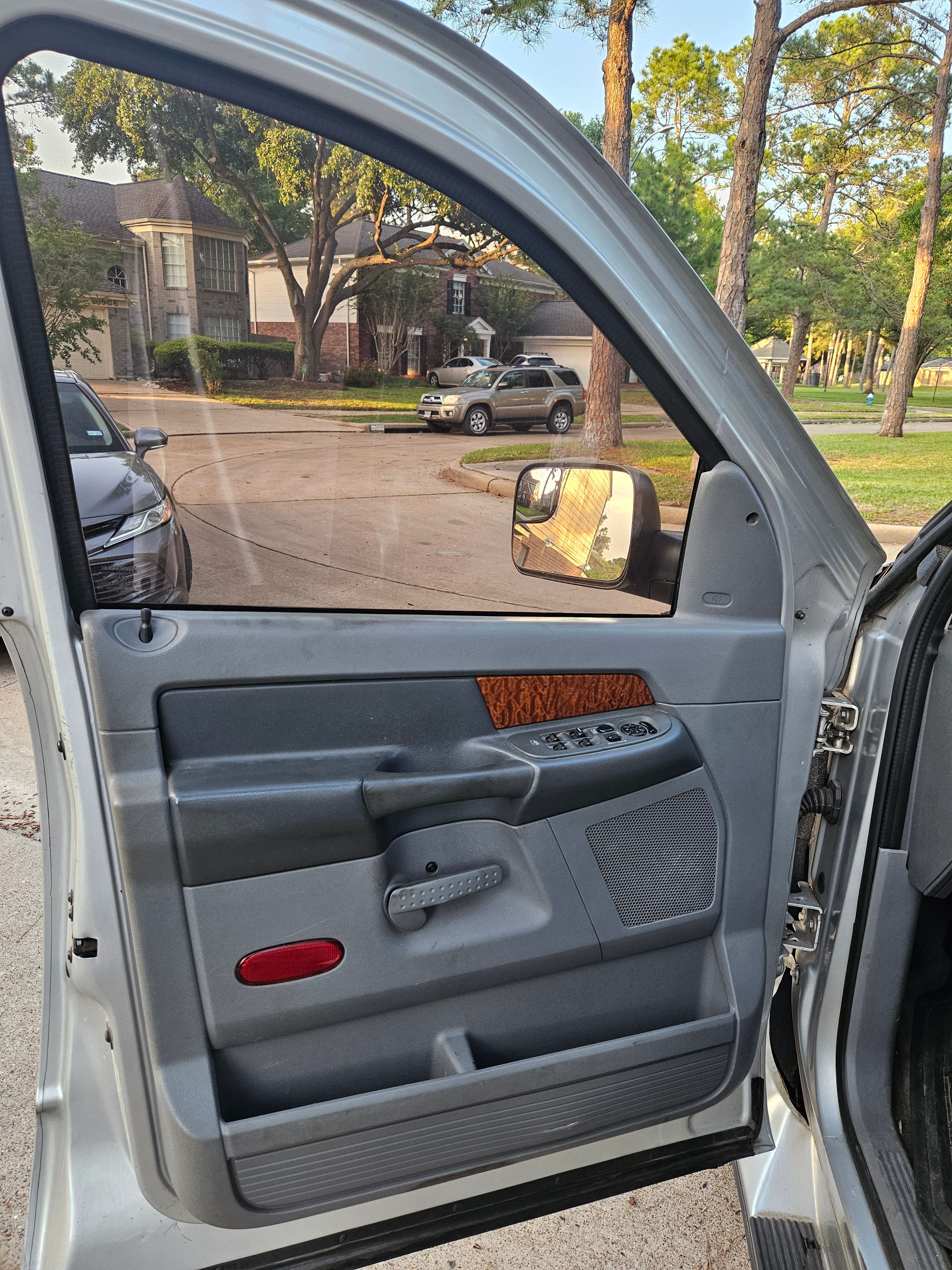 Used 2006 Dodge Ram 3500 Truck SLT RWD image 13