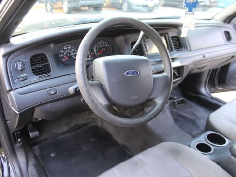 Used 2011 Ford Crown Victoria Police Interceptor w/ Radio Suppression Pkg image 11