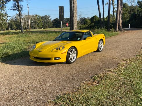 Used 2006 Chevrolet Corvette Coupe 2D image 18