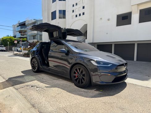 Used 2023 Tesla Model X Plaid image 5