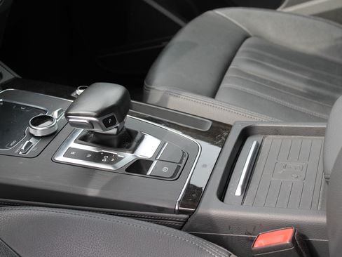 Used 2019 Audi Q5 2.0T Premium Plus w/ Premium Plus Package AWD/4WD image 18